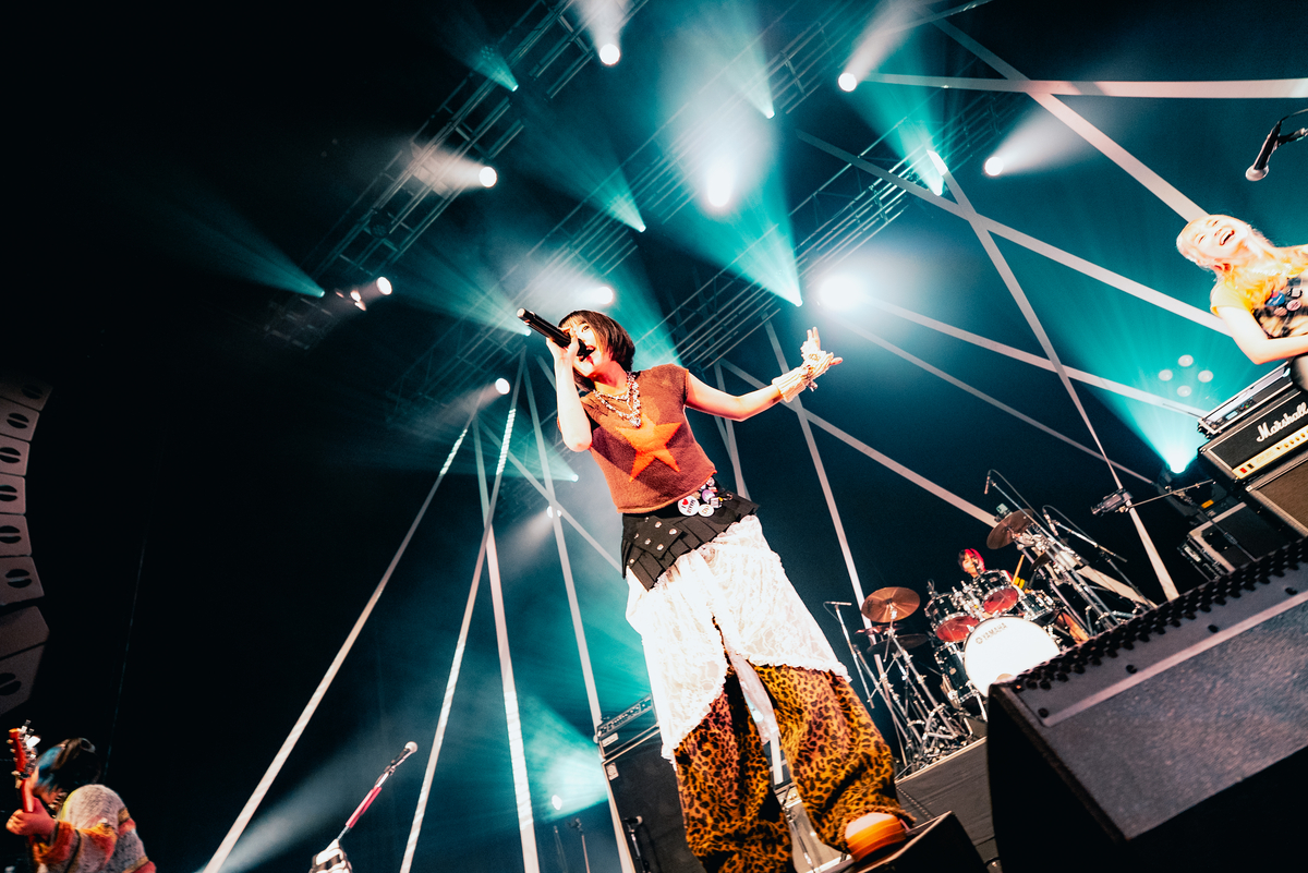 NEK!ライブ写真（撮影＝Seijiro Nishimi）