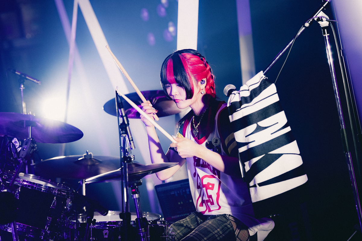 NEK!ライブ写真（撮影＝Seijiro Nishimi）