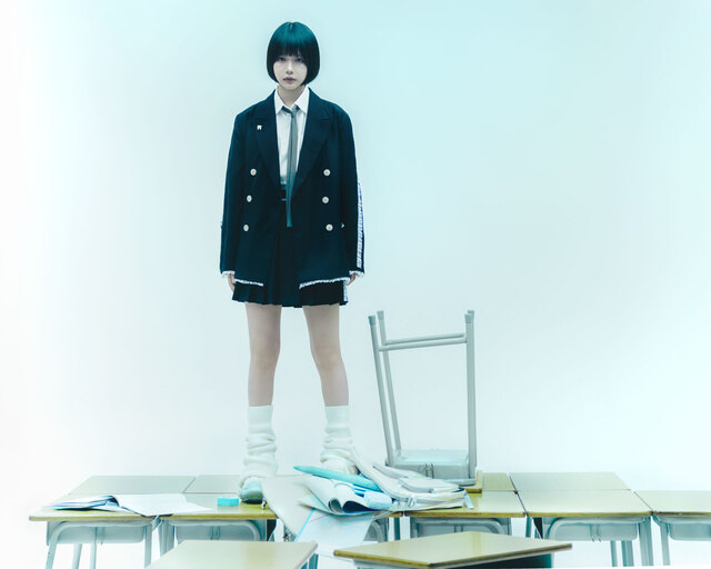 あの、アパレルブランド『HELL BLAU』立ち上げ　“school”をテーマにコレクションを展開の画像1-1