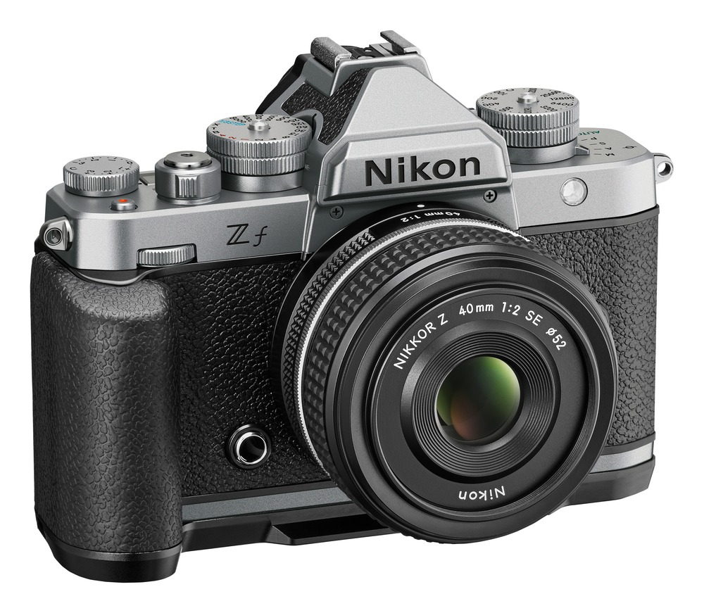『ニコン Z f』に待望の新色シルバーが登場の画像