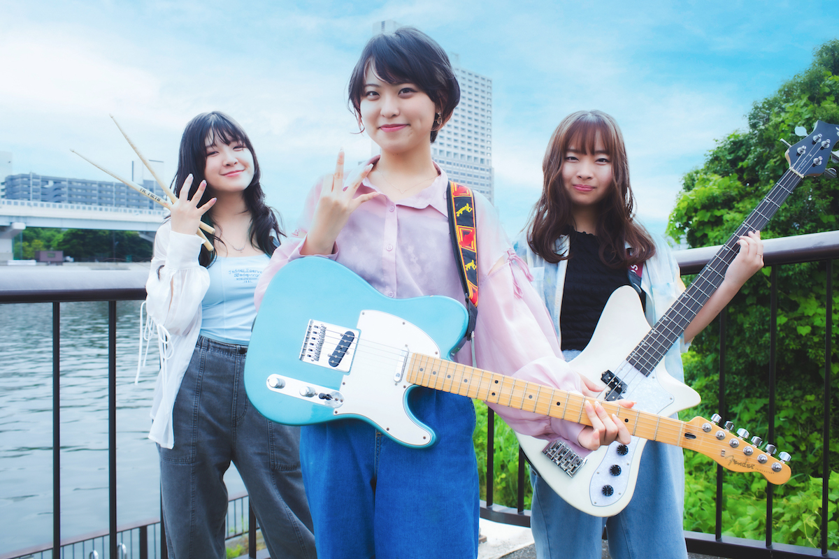 マリンブルーデージー（撮影＝KEVIN (KUSUBURI)）