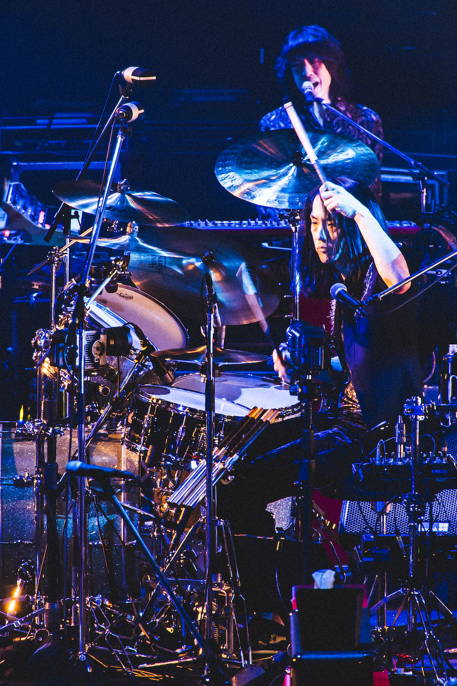 THE YELLOW MONKEY 菊地英二（撮影＝青木カズロー）