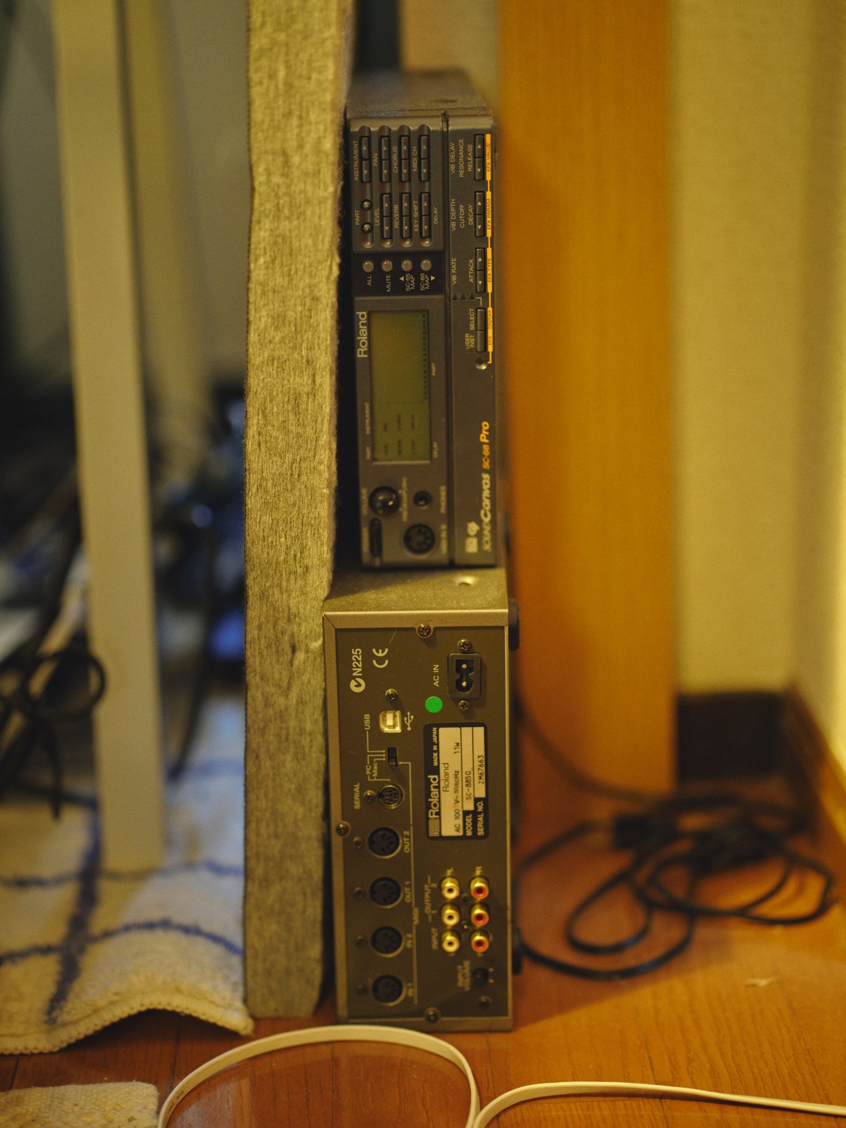 柴田碧の作業環境（撮影＝稲垣謙一）