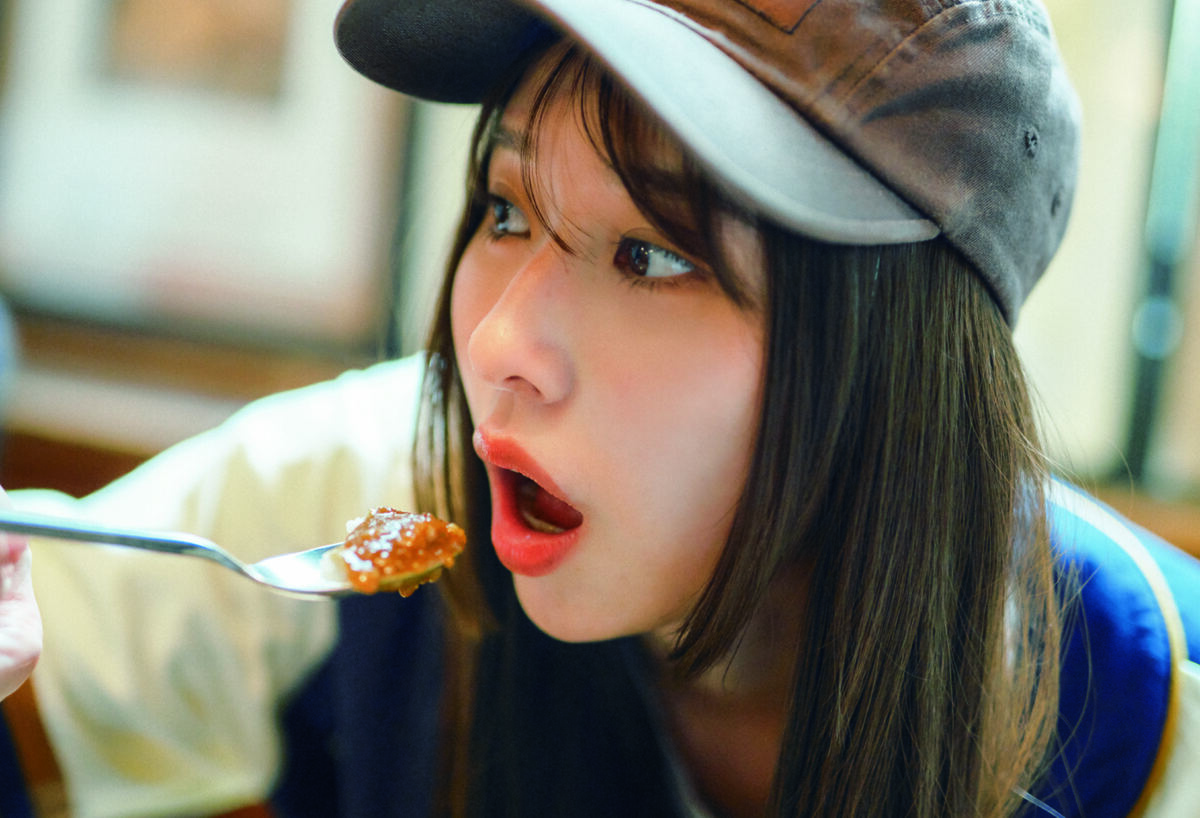 玉井詩織、写真集2冊がともに重版決定の画像