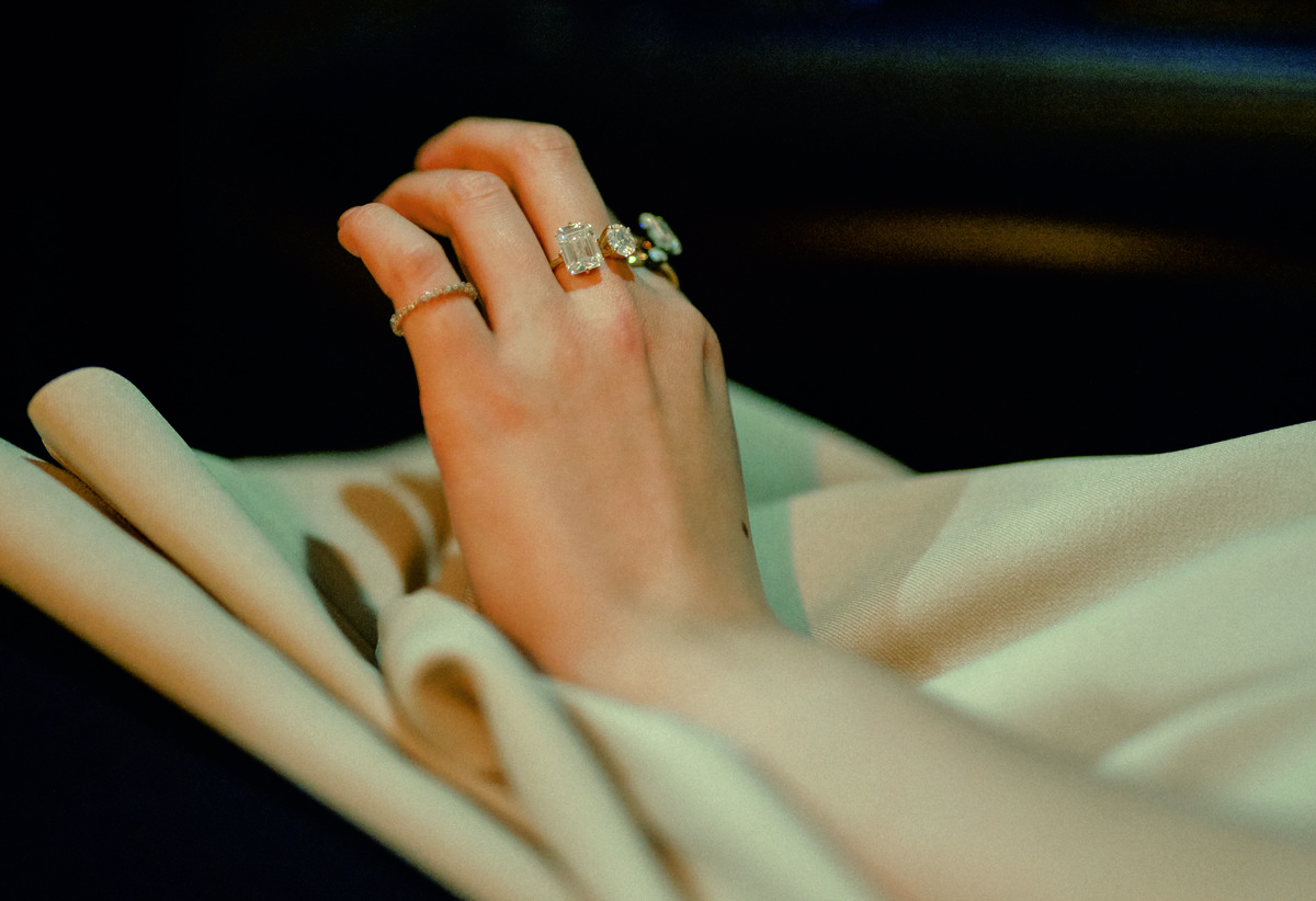 玉井詩織、写真集2冊がともに重版決定の画像