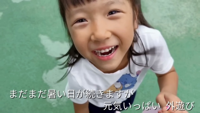 15歳差姉妹の食事風景