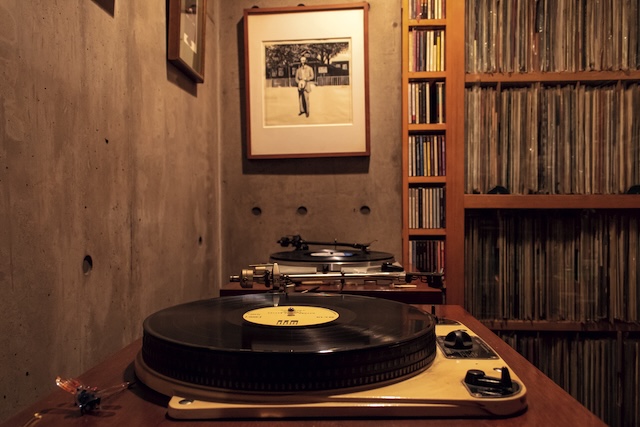 日本のジャズ喫茶を撮った写真集が発売の画像