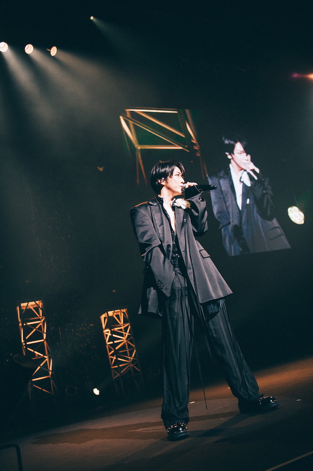 『KAZUYA KAMENASHI -TALK to ME-』より／Photo by 垂水佳菜