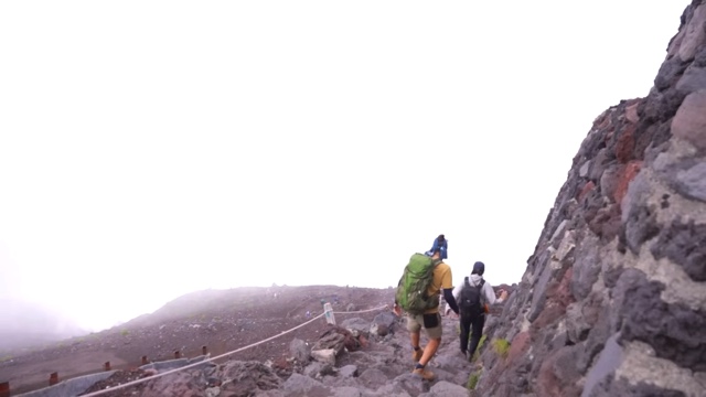 旅系YouTuberが公開した富士山9合目にある山小屋の舞台裏