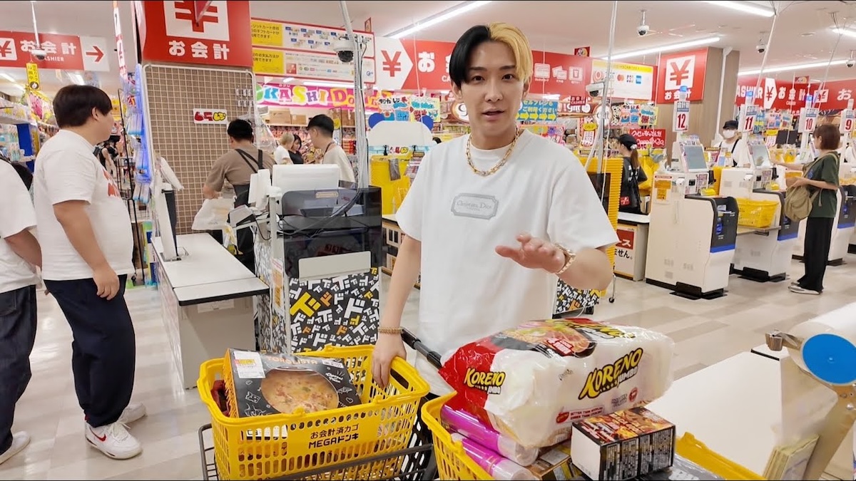 ヒカル、MEGAドン・キホーテで爆買い