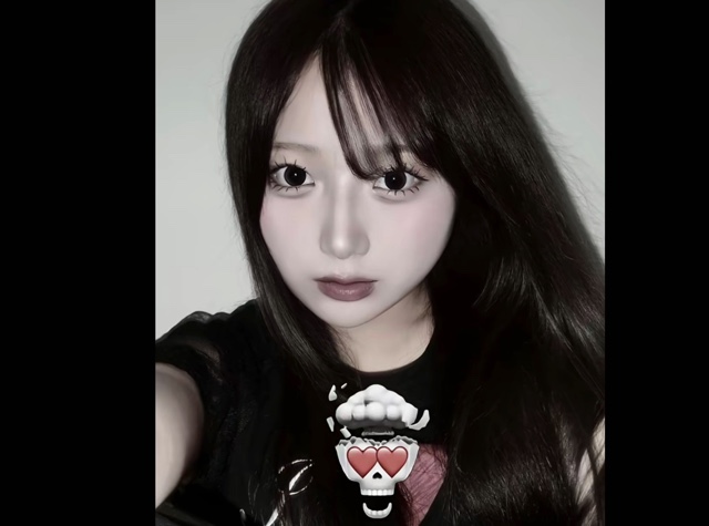 TikTokで幼少期の姿を披露した希空