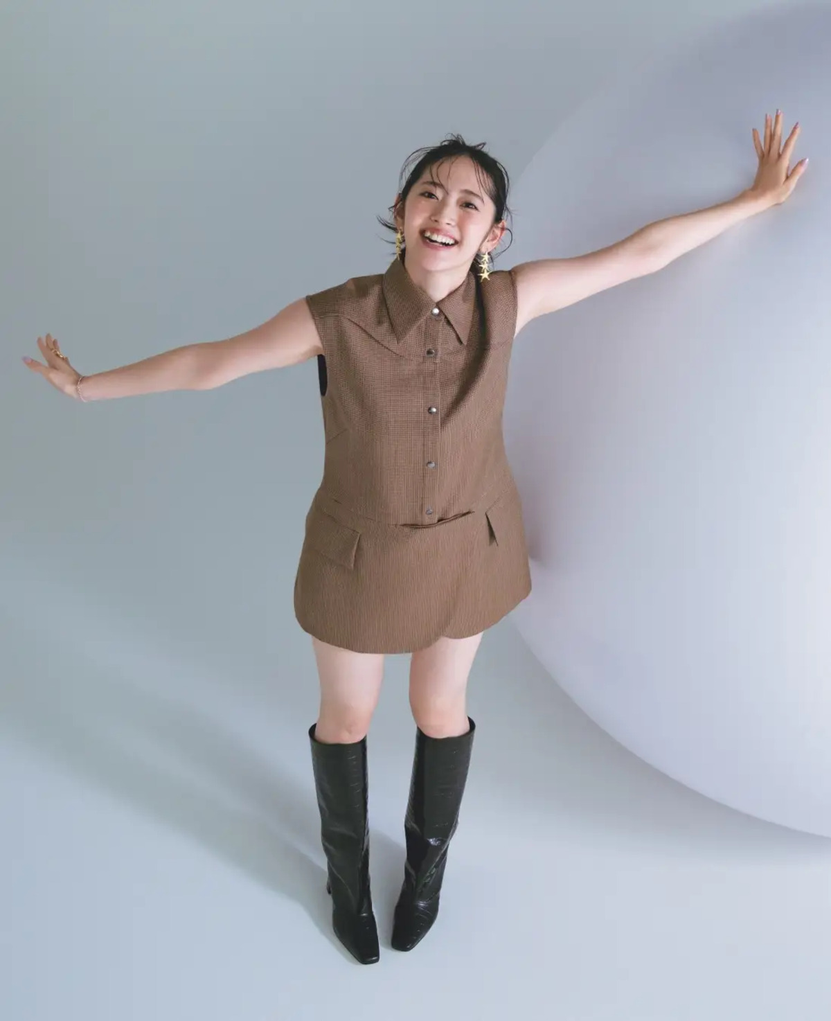 鈴木愛理、『美的』11月号表紙に登場の画像