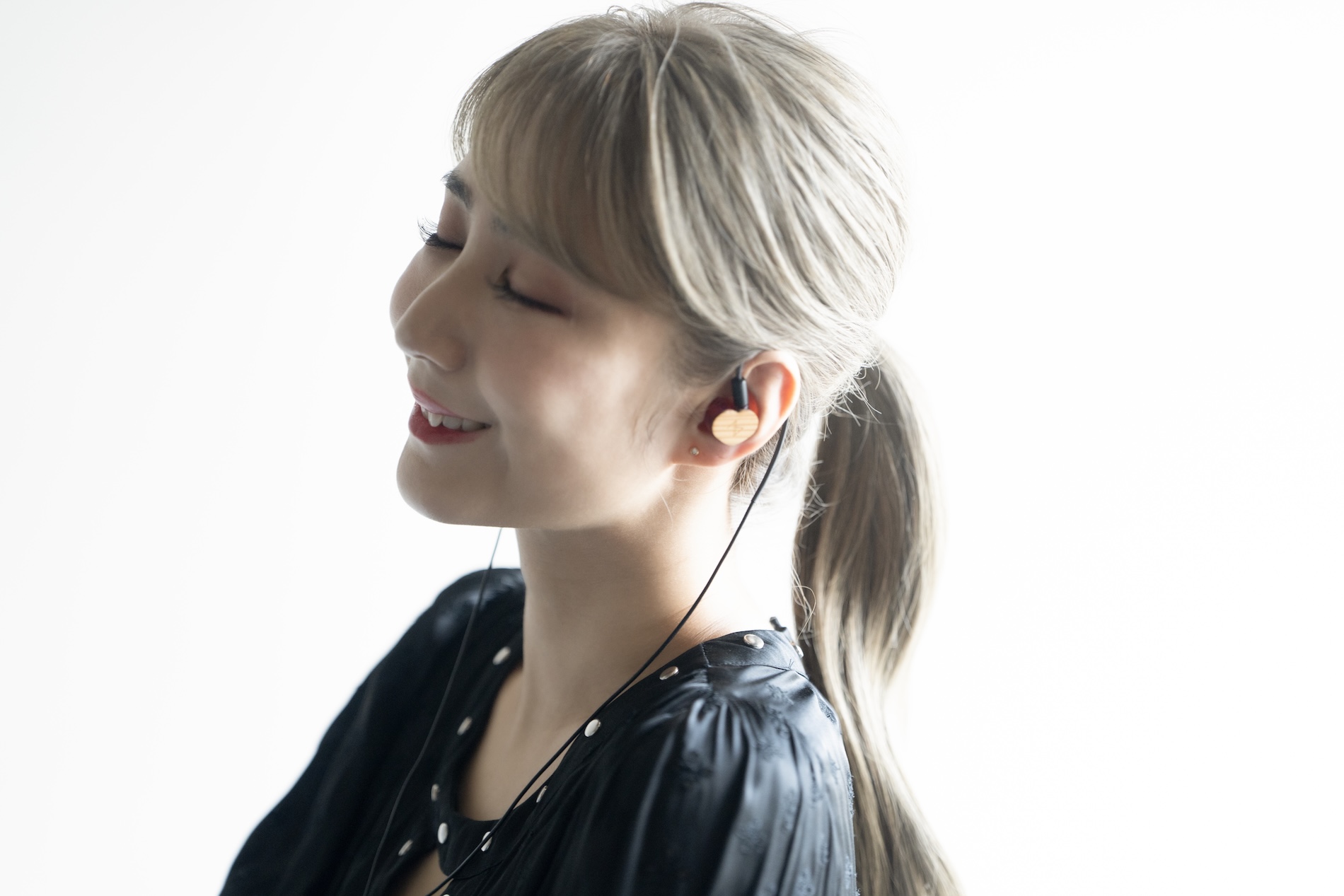 【新品未開封】サラ・オレイン　 ISEKAI ＜限定盤＞＆＜通常盤＞＋特典8種類 サラ・オレイン『ISEKAI - Anime & Video Game Muse』限定盤CD+