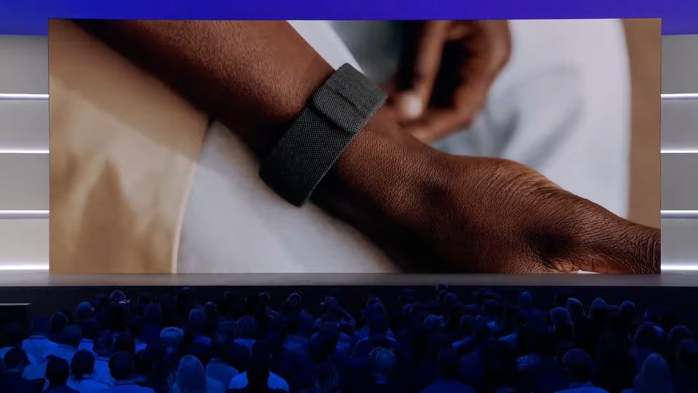 Meta Neural Bandを巻いている