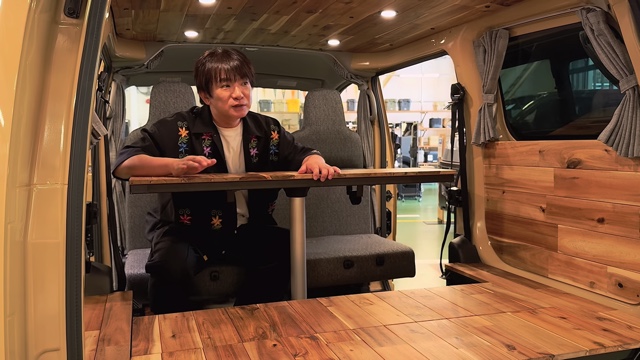 濱口が紹介したカスタムカー「GMLVAN V-02」