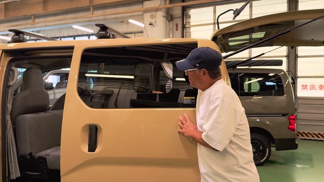 濱口が紹介したカスタムカー「GMLVAN V-02」