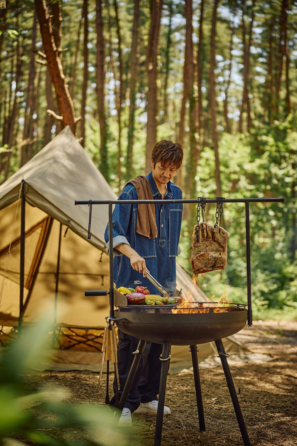料理本『速水もこみち　最高のキャンプ飯』の画像