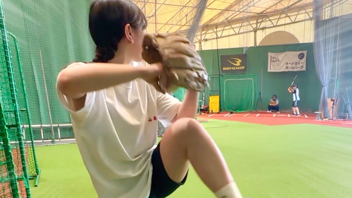 イップスに悩む女子高生ピッチャーの投球