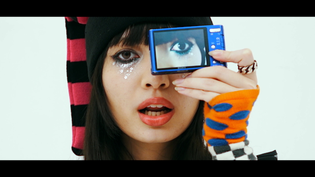 「ニセモノ smillin」MVより