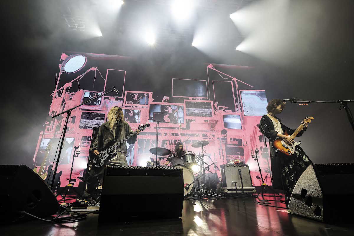 『ONE MAN TOUR “LOVE BUZZ Tour”』（撮影＝森好弘）