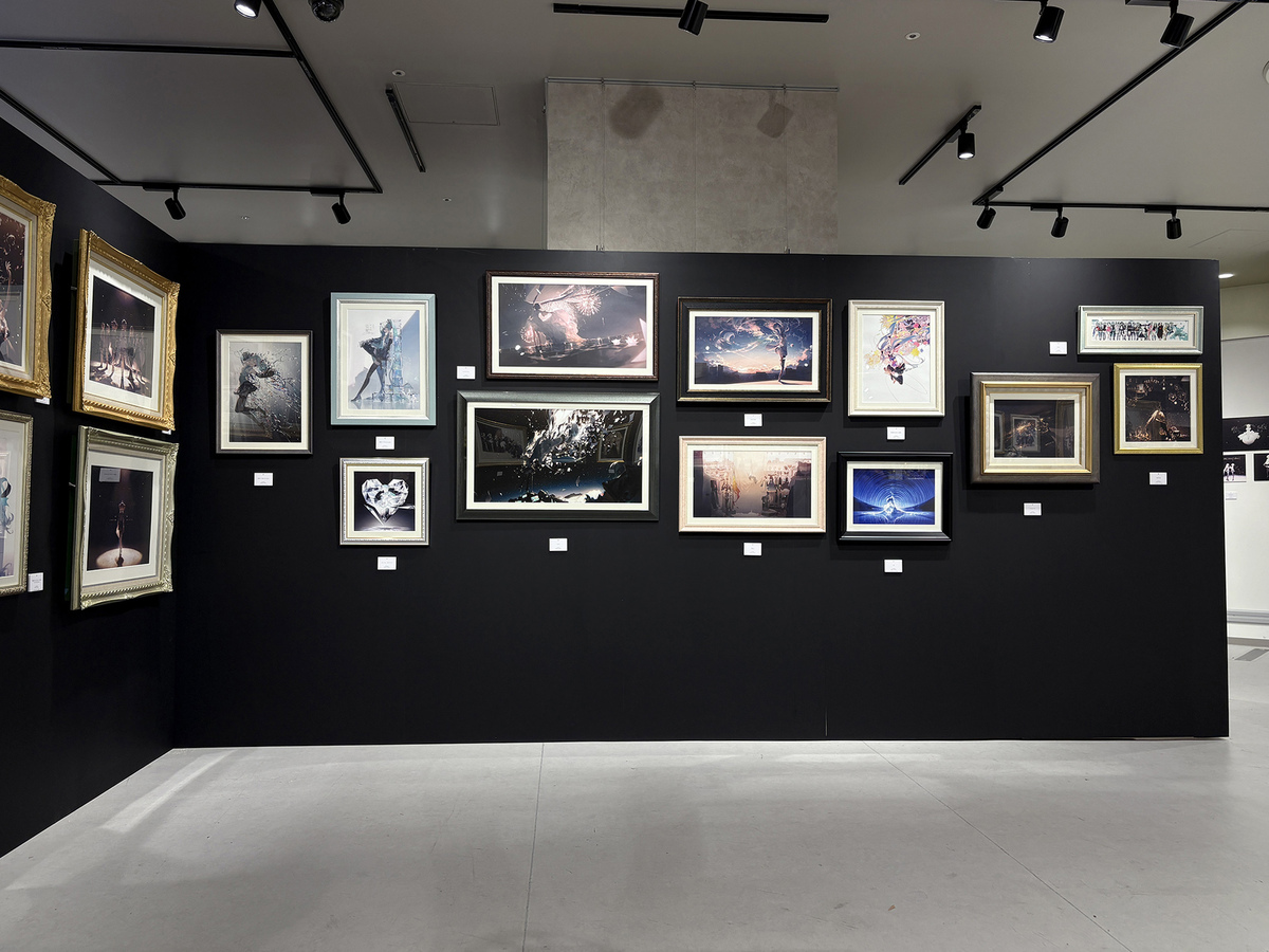 Rellaの個展「Stargazer & Lucid Dream」の画像