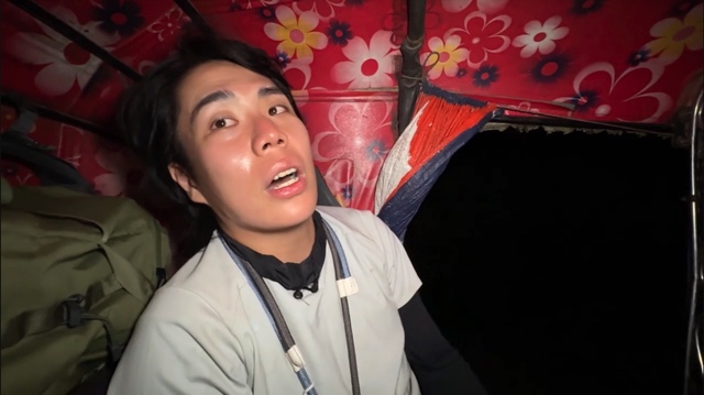 『世界の果てに、くるま置いてきた』1話