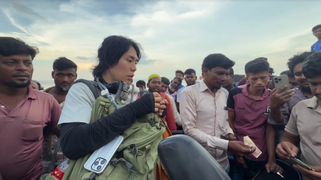 『世界の果てに、くるま置いてきた』1話