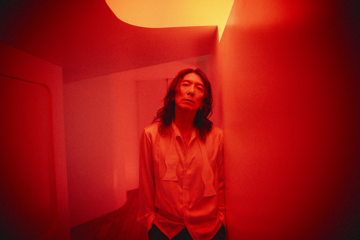 吉井和哉、4年ぶり新曲がドラマ主題歌に