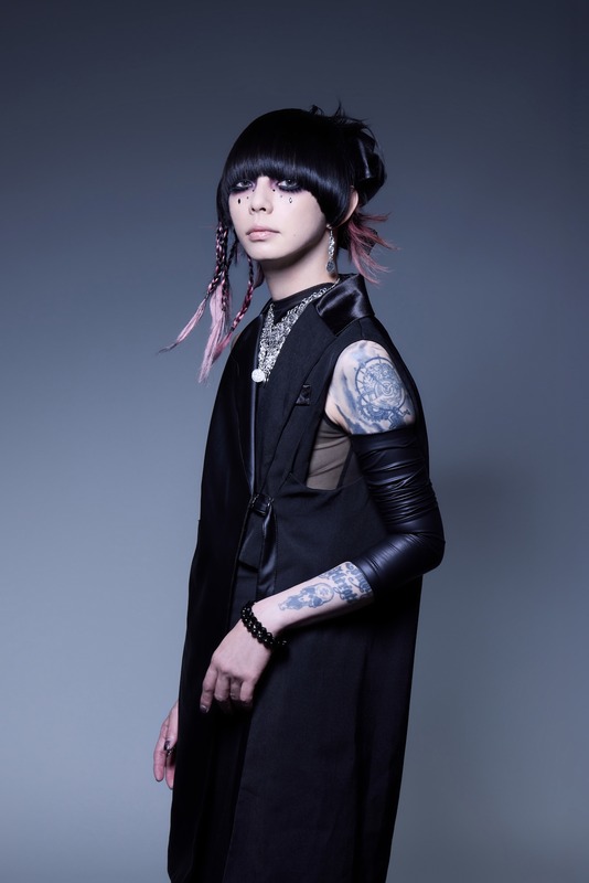 lynch. 悠介『THE AVOIDED SUN / SHADOWS』インタビュー