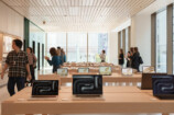 Apple 銀座2F内装（撮影＝白石倖介）