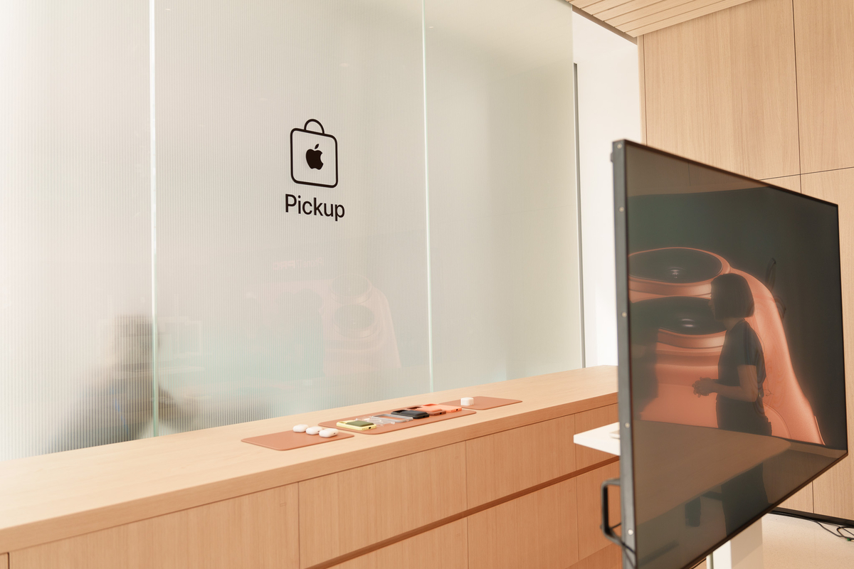 Apple 銀座（撮影＝白石倖介）