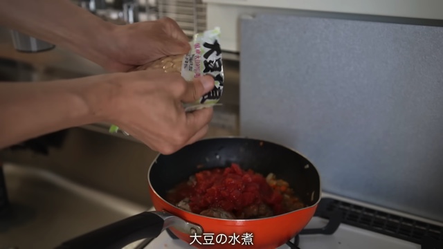 築60年の団地で暮らす40代男性YouTuberの生活