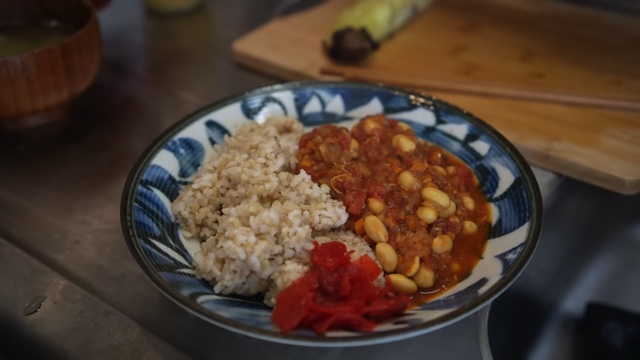 築60年の団地で暮らす40代男性YouTuberの生活