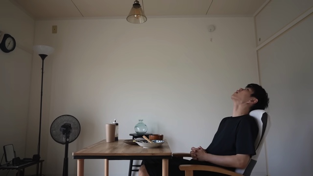 築60年の団地で暮らす40代男性YouTuberの生活