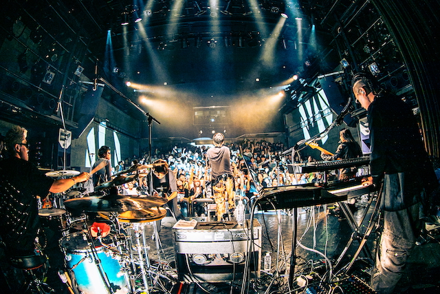 ワンマンライブ『THE GARAGE』より