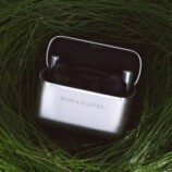 B&O、約18万円の新作イヤホンの画像