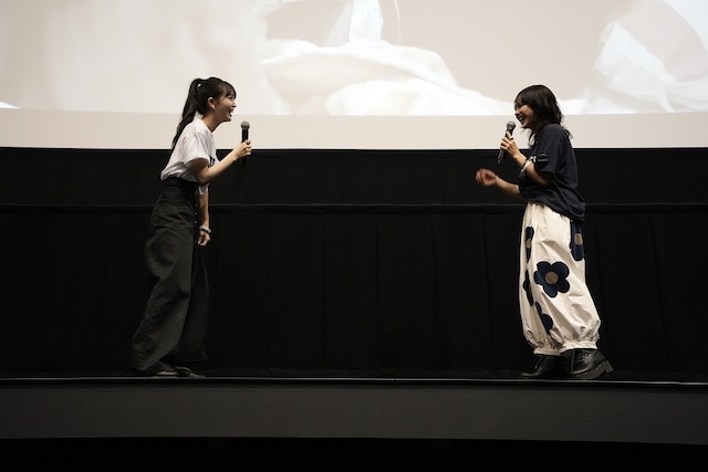 久保史緒里×平祐奈、互いへの愛の舞台挨拶の画像