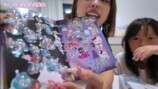 元子役YouTuber・おさき、シール帳を披露の画像