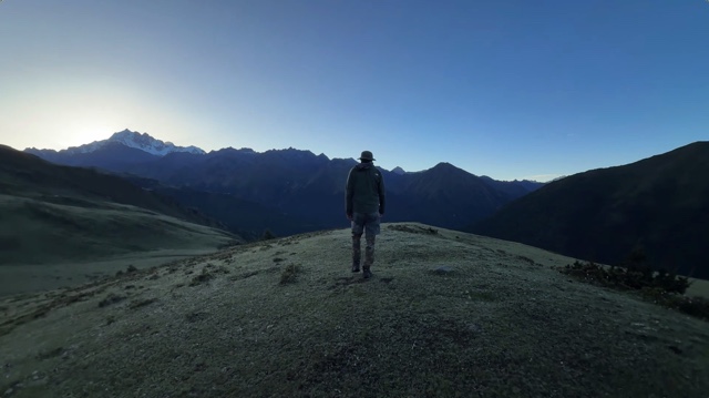 『世界の果てに、くるま置いてきた』2話