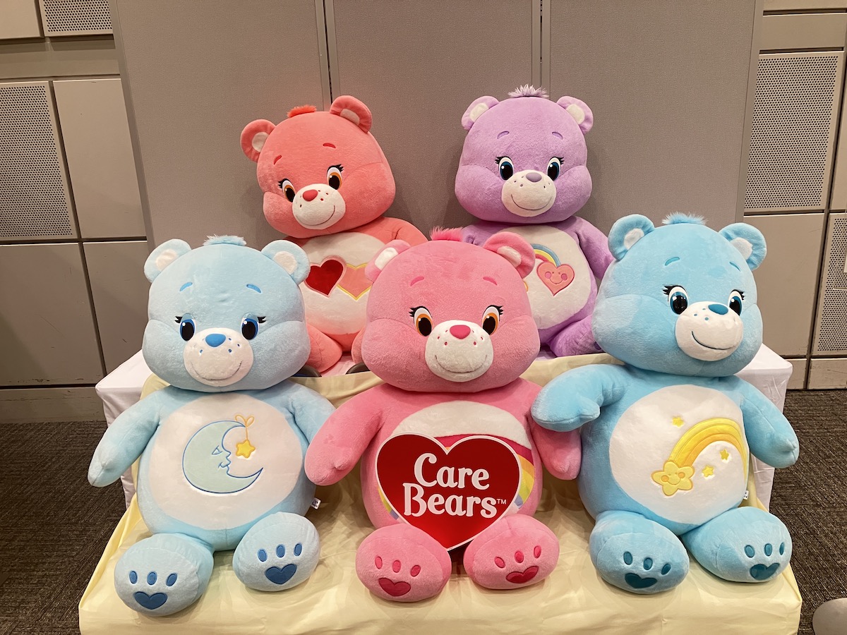 ILLIT ショーケース展示