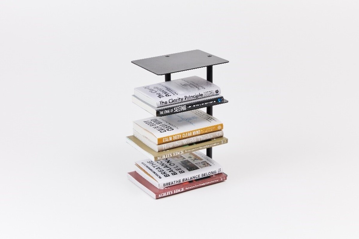 積読本を解消する本棚『積読ホルダー』発売の画像