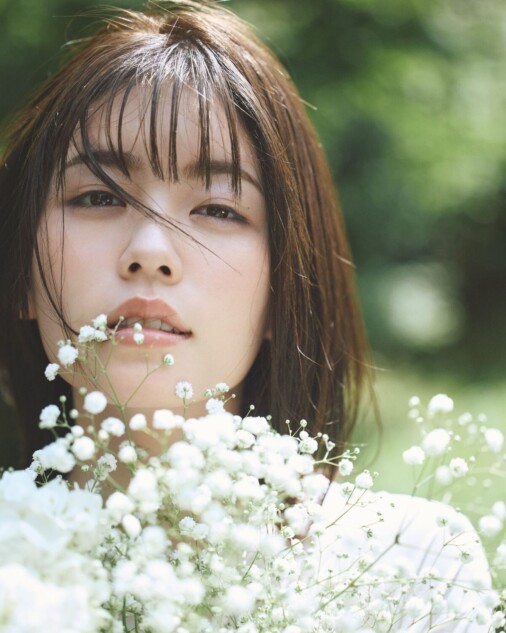 小芝風花、2026年カレンダー『Flower』発売