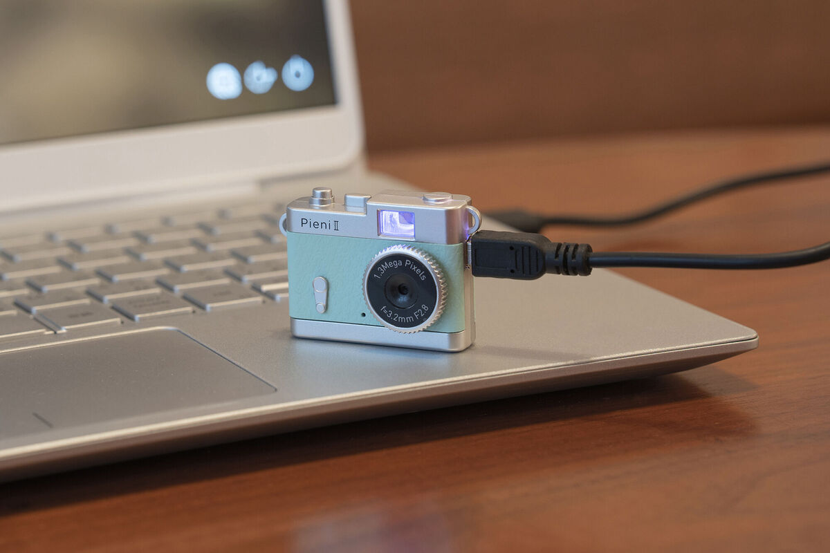 クラシック風トイカメラに新色の画像