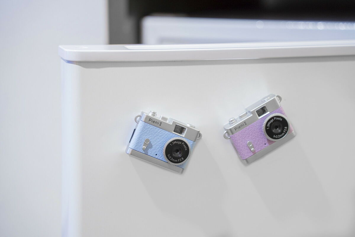 クラシック風トイカメラに新色の画像