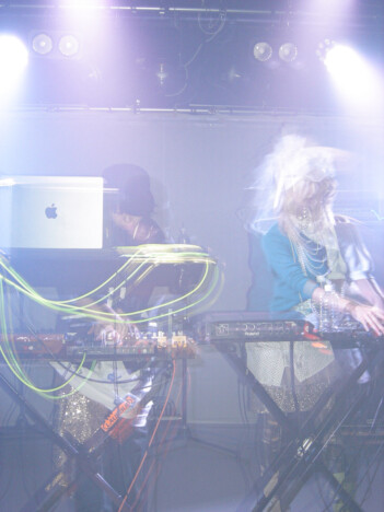 LAUSBUB、地元で見せた“攻め”と“深化”