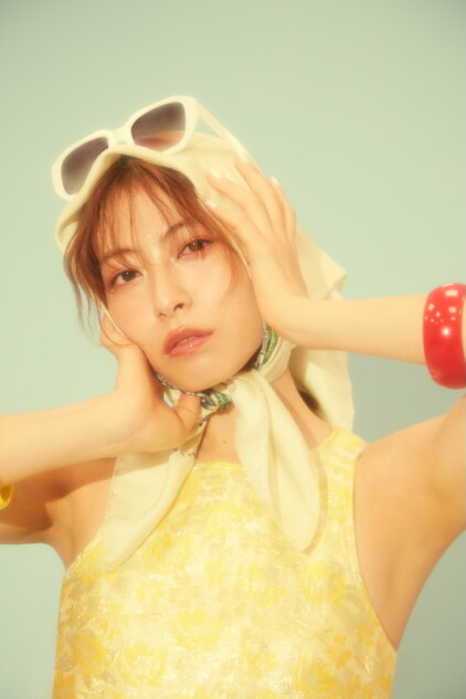 瀧本美織、3rdシングル「Born to Blaze」配信リリース “生きること”を