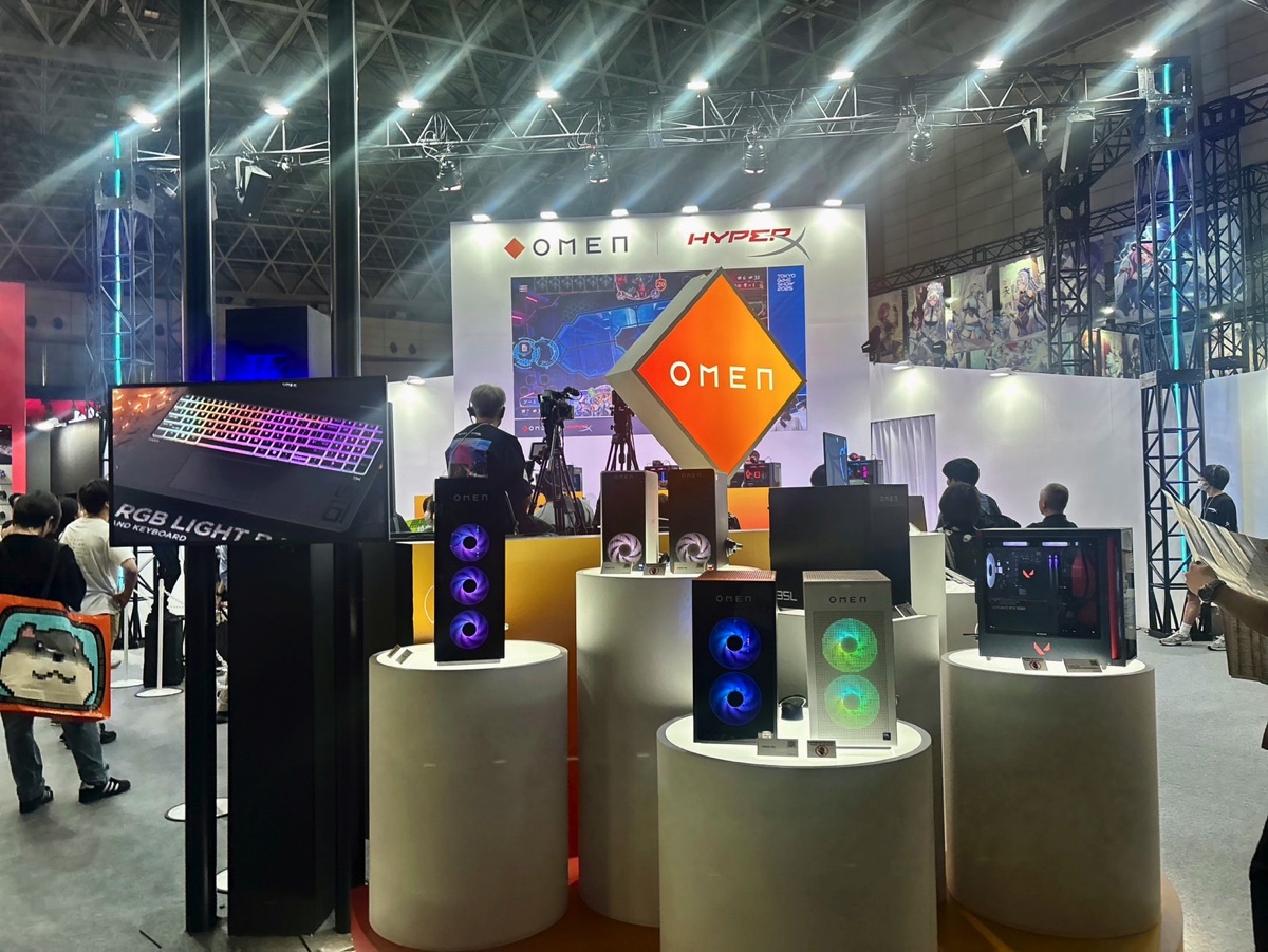 『東京ゲームショウ2025』を見て回る十束おとは