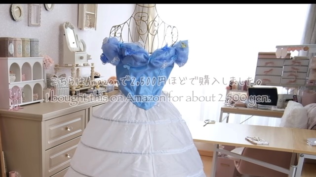 DIY系YouTuberが制作したシンデレラのドレス