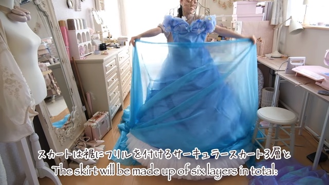 DIY系YouTuberが制作したシンデレラのドレス