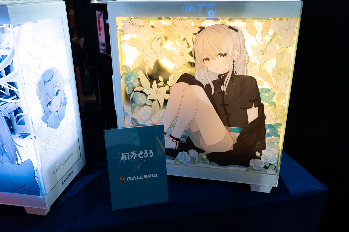 猫麦とろろとのコラボPC